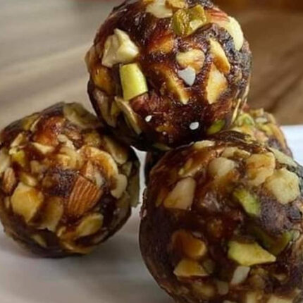 KHAJOOR PISTA ROLL 1KG